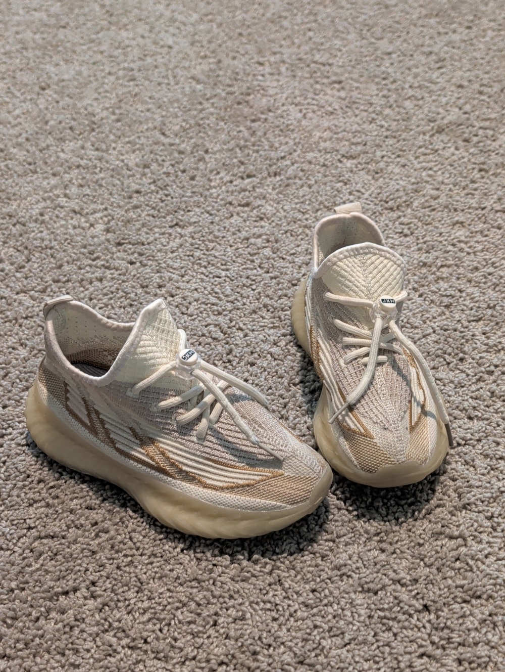 Shein Boys Cream Knit Athletic Sneakers US Size 1Y